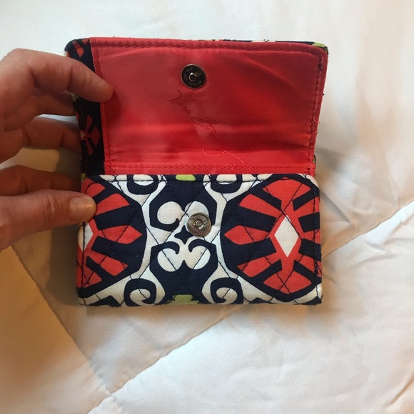 ❤️💙🧡 NWOT Vera Bradley small wallet - Picture 4 of 5